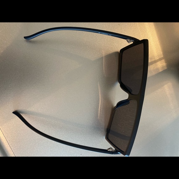 Sunglasses - Picture 3 of 3